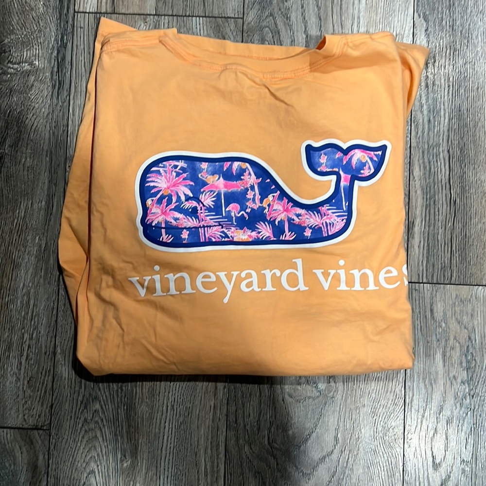 Vineyard Vines T-shirt